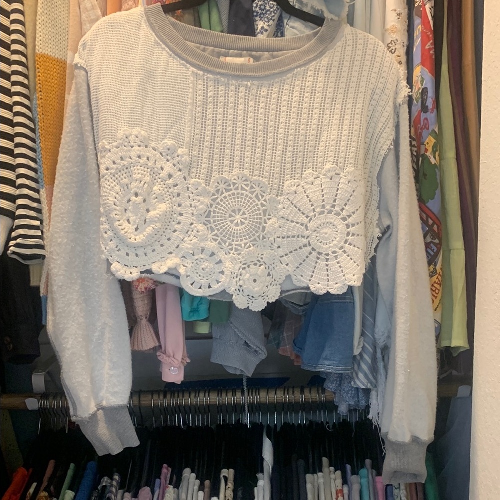 Crochet-Trim Cropped Knit Sweater - White